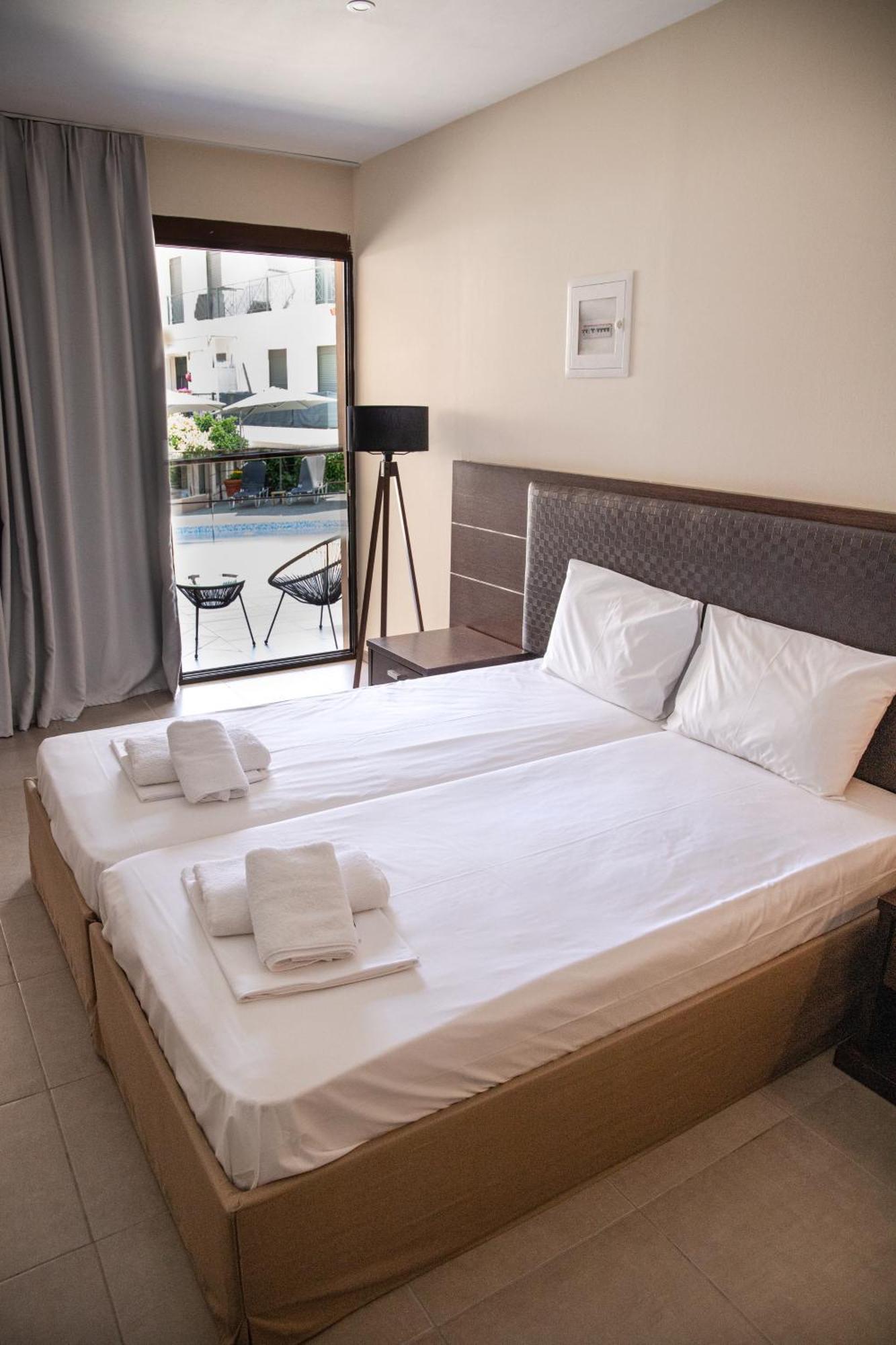 Sunset Inn กริโอปียี ภายนอก รูปภาพ